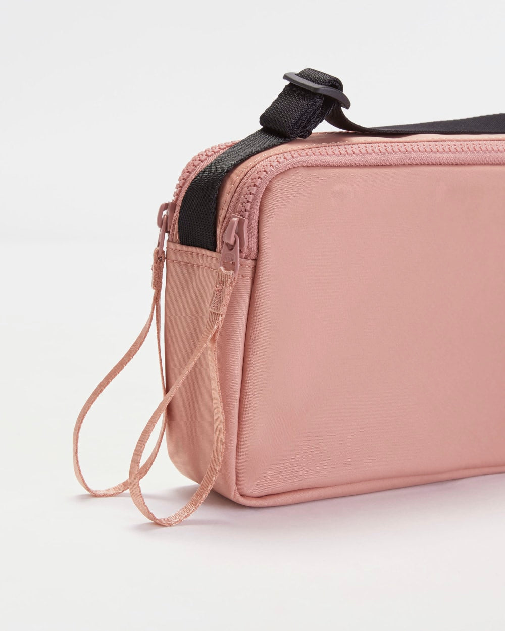 The Recycled Nylon Camera Bag | Light Rose
