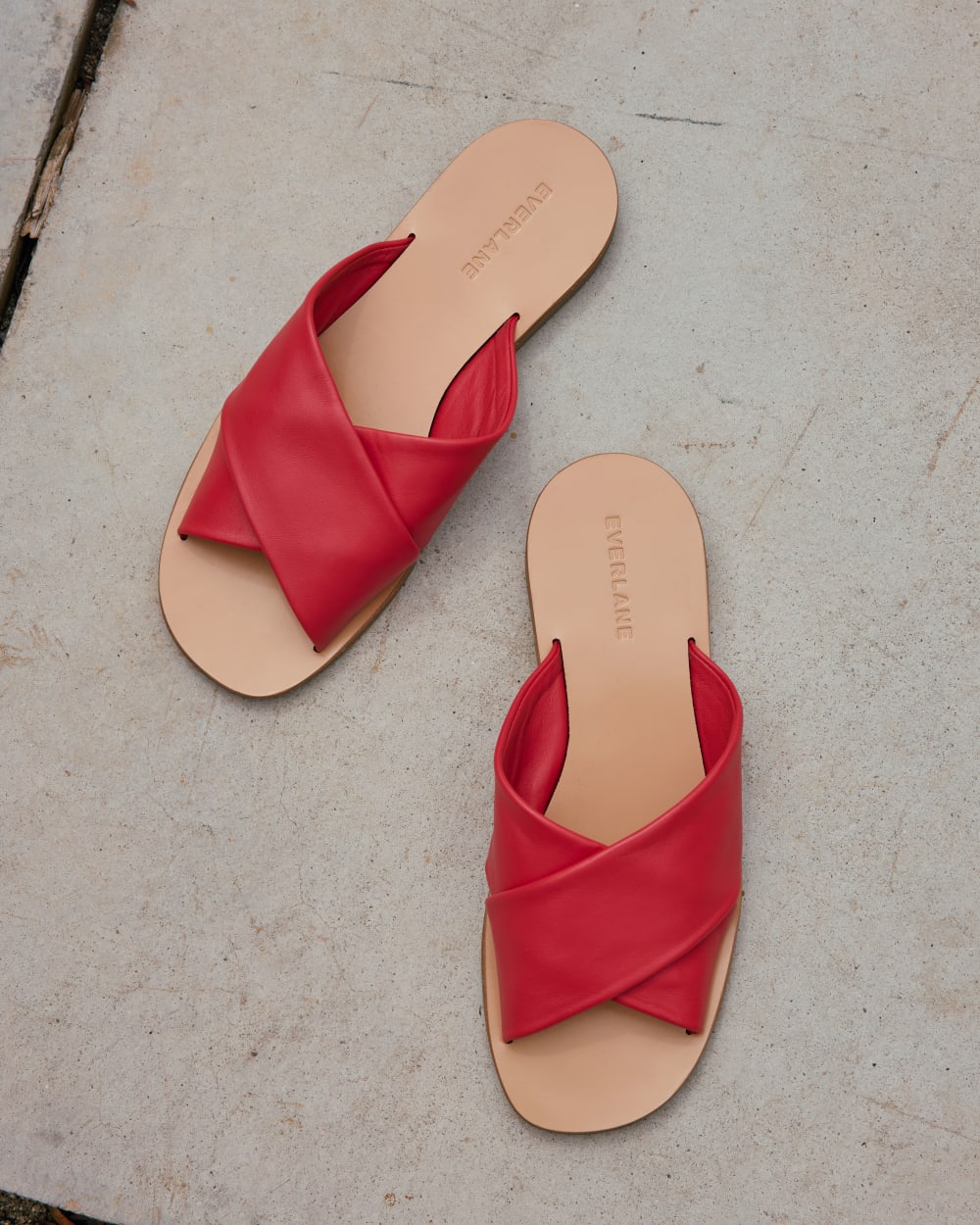 The Day Crossover Sandal | Classic Red