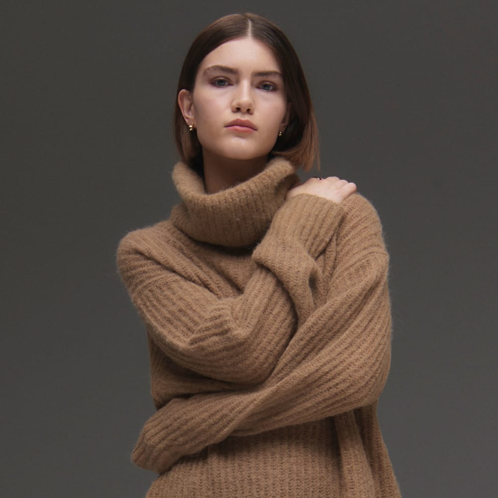 The Alpaca Oversized Turtleneck | Cappuccino