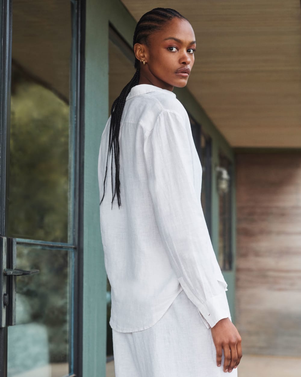 The Must-Have Shirt in Linen | Natural Chambray