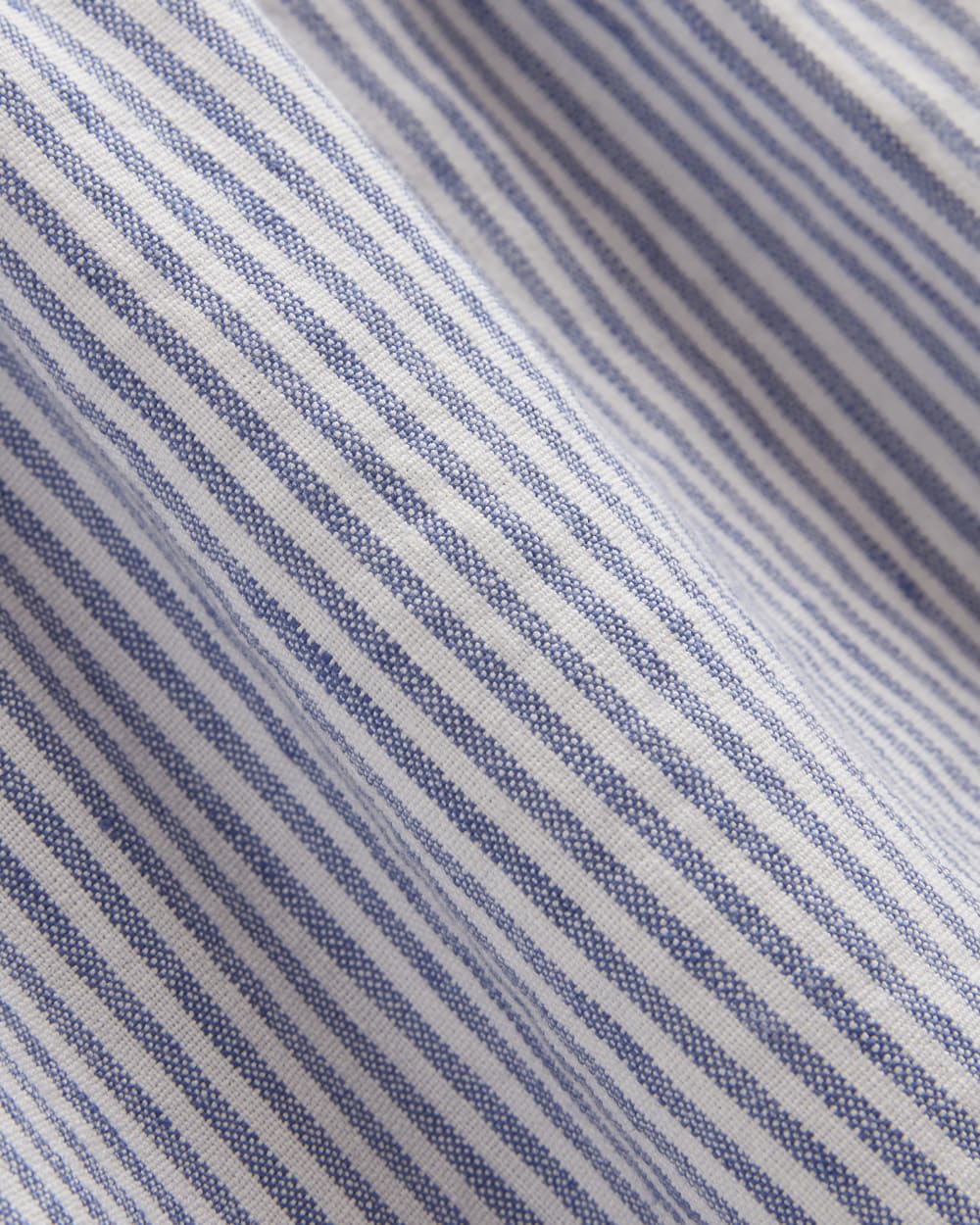 The Flutter-Sleeve Top in Stretch Linen | White / Dutch Blue