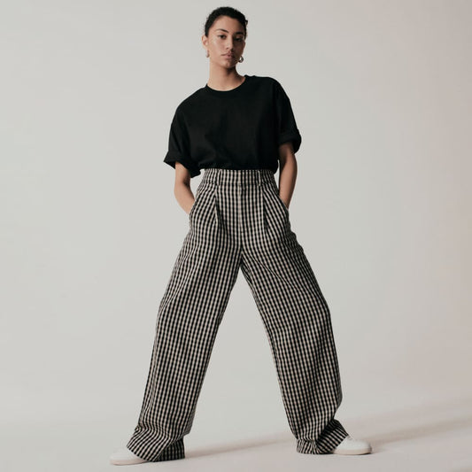 The Draper Pleated Pant in Buttersmooth | Khaki / Black | 32 Inseam
