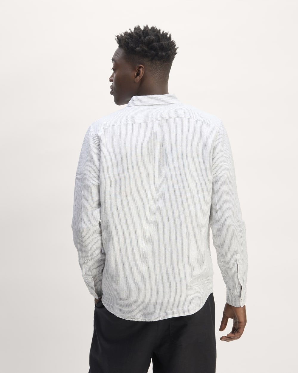 The Classic Shirt in Linen | White / Black