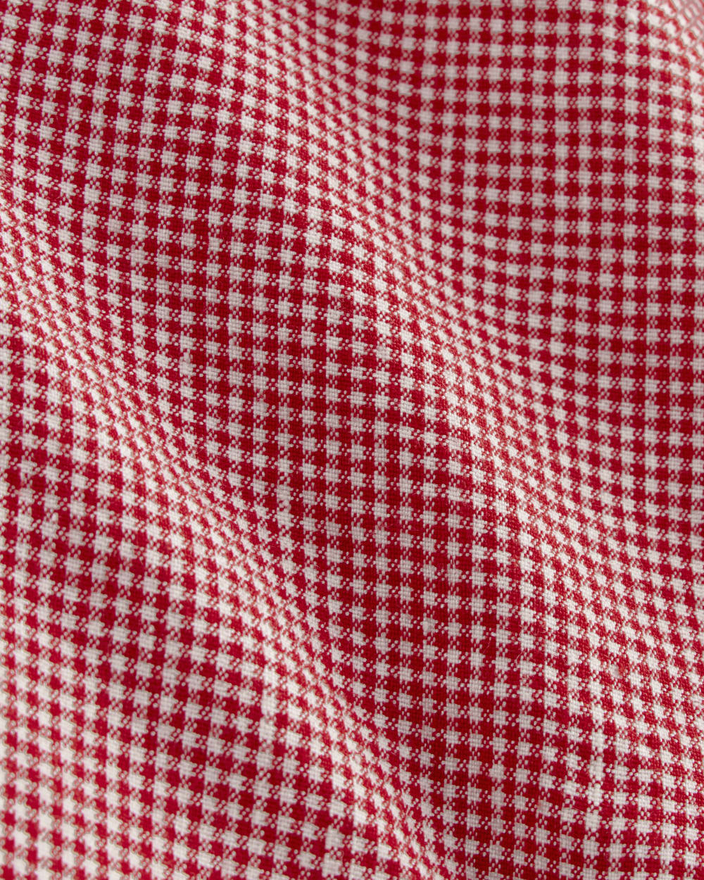 The Seamed Top in Stretch Linen | Classic Red Gingham
