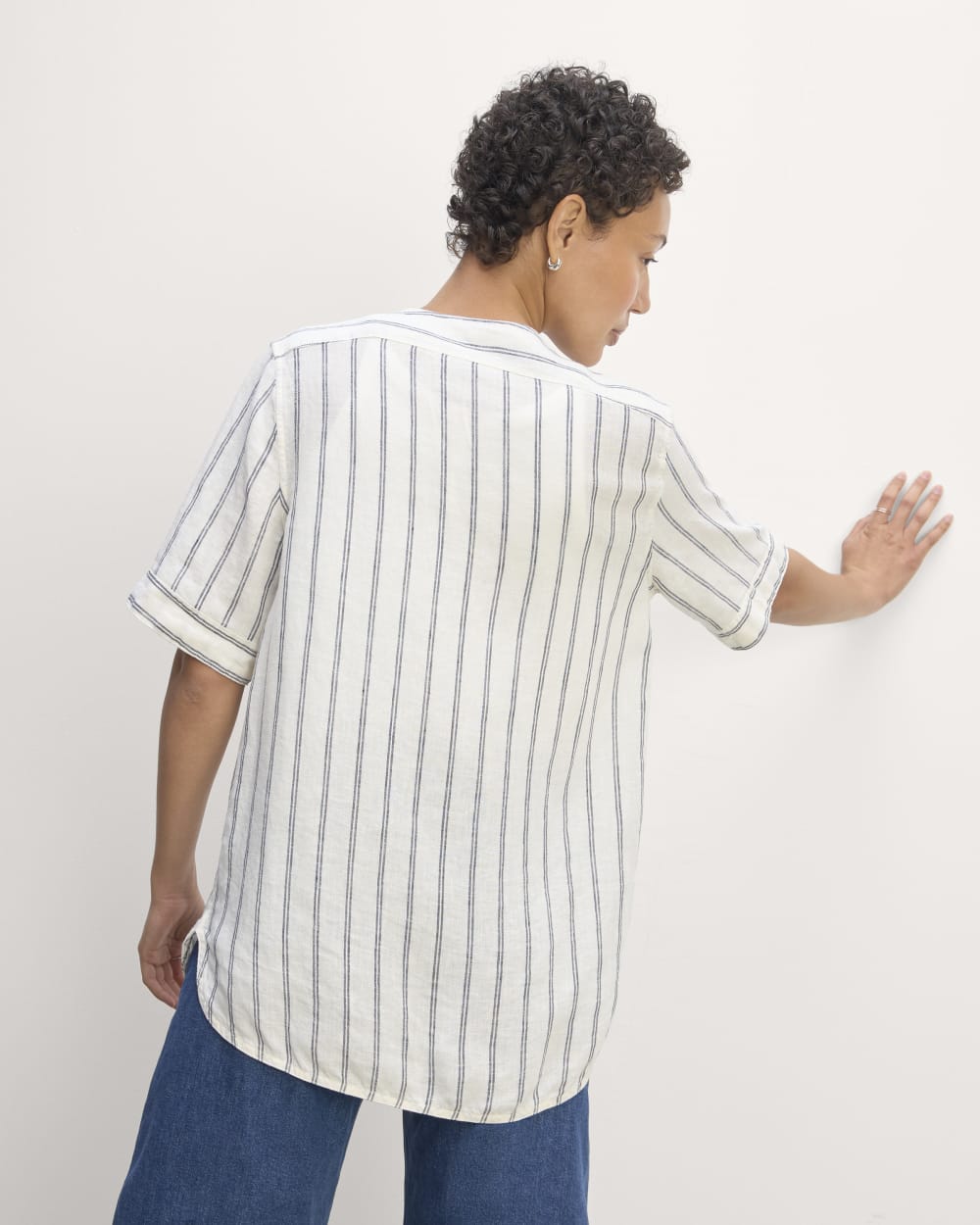 The Bib Shirt in Linen | Bone / Navy