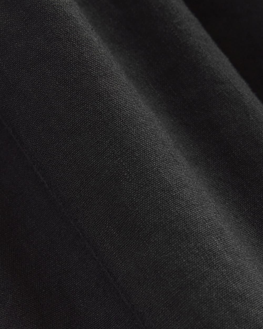 The Flutter-Sleeve Dress in Stretch Linen | Black