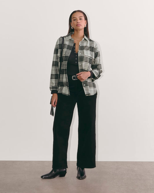 The Boyfriend Shirt in Flannel | Light Heather Oat / Black
