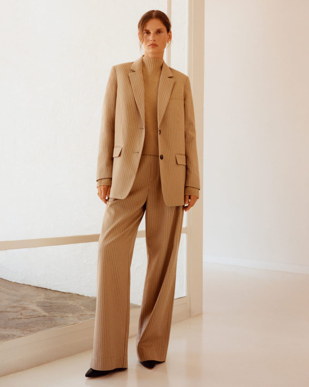 The Draper Pleated Pant in Buttersmooth | Cornstalk / Black | 32 Inseam