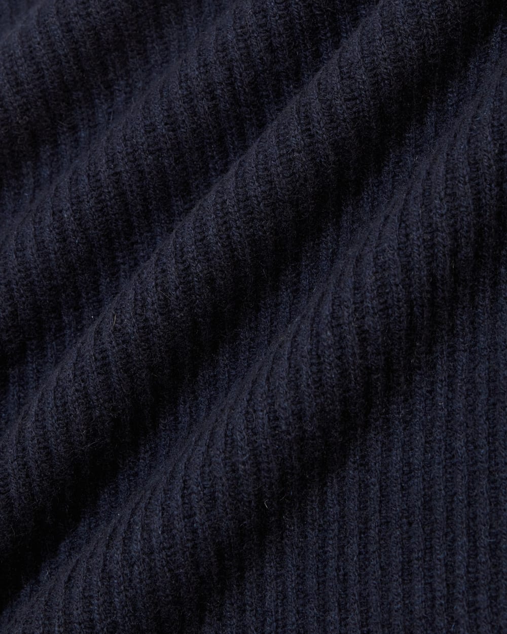 The Fisherman Turtleneck in Wool Cashmere | Navy