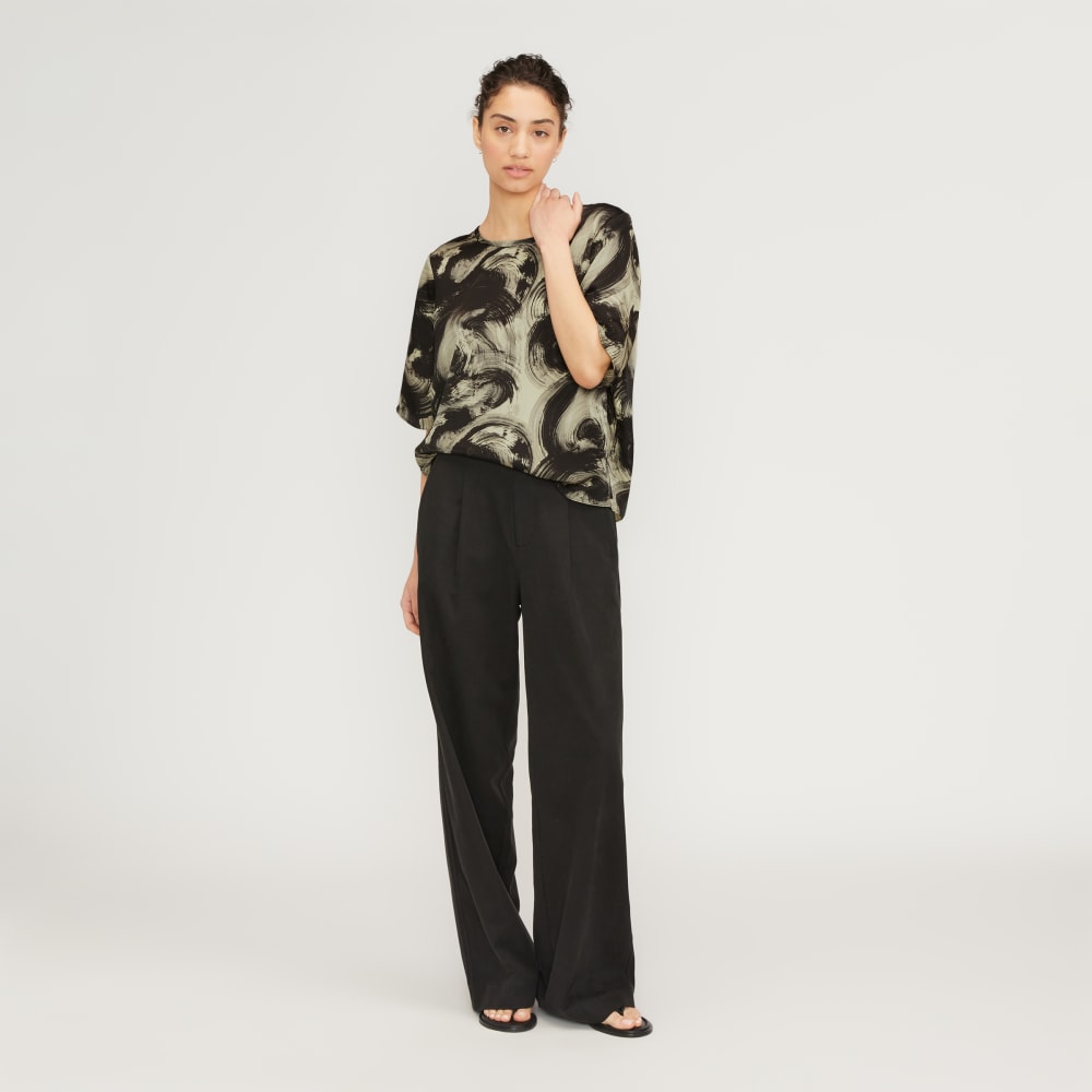 The Satin Relaxed Tee | Pale Yellow / Black