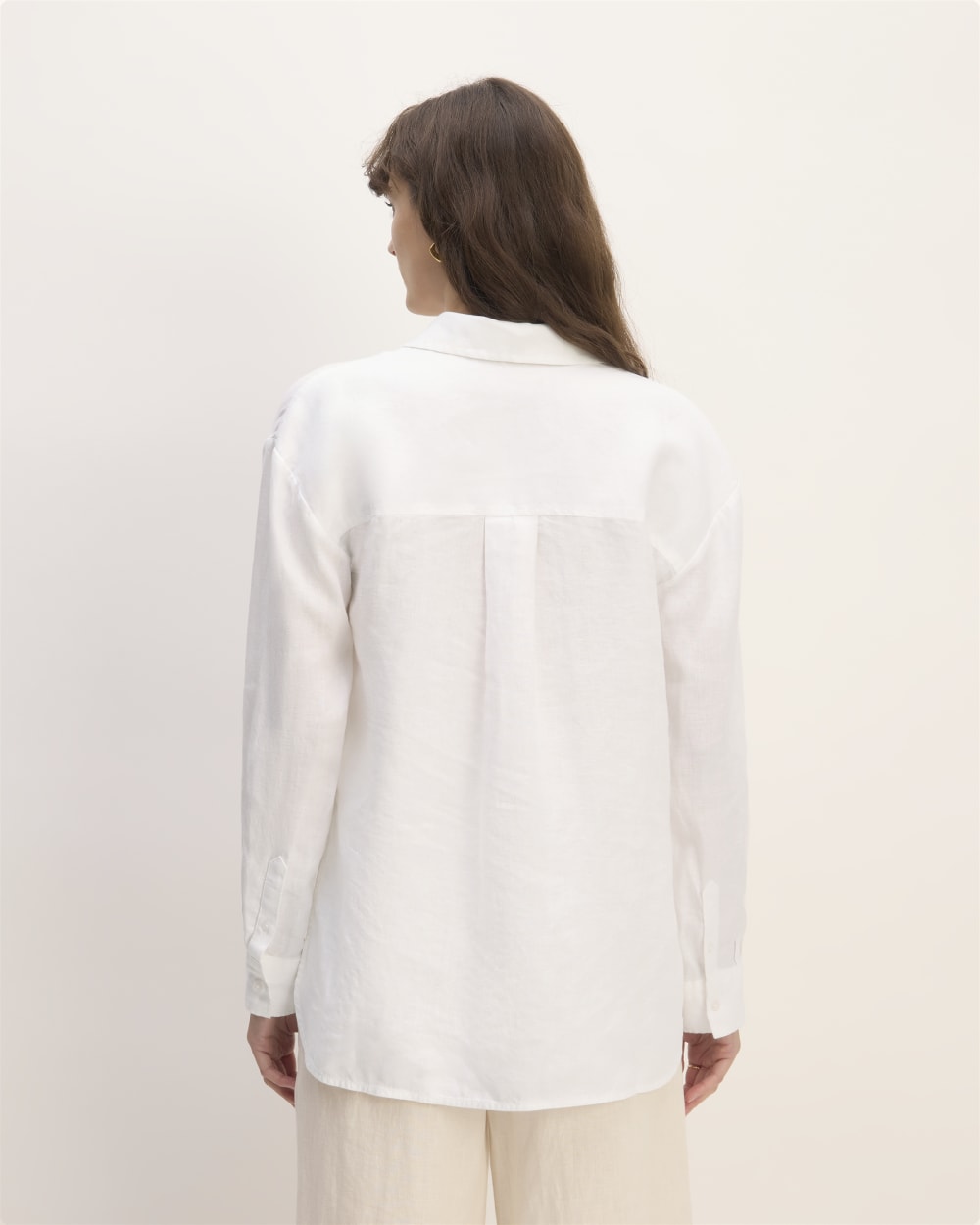 The Boyfriend Shirt in Linen | White