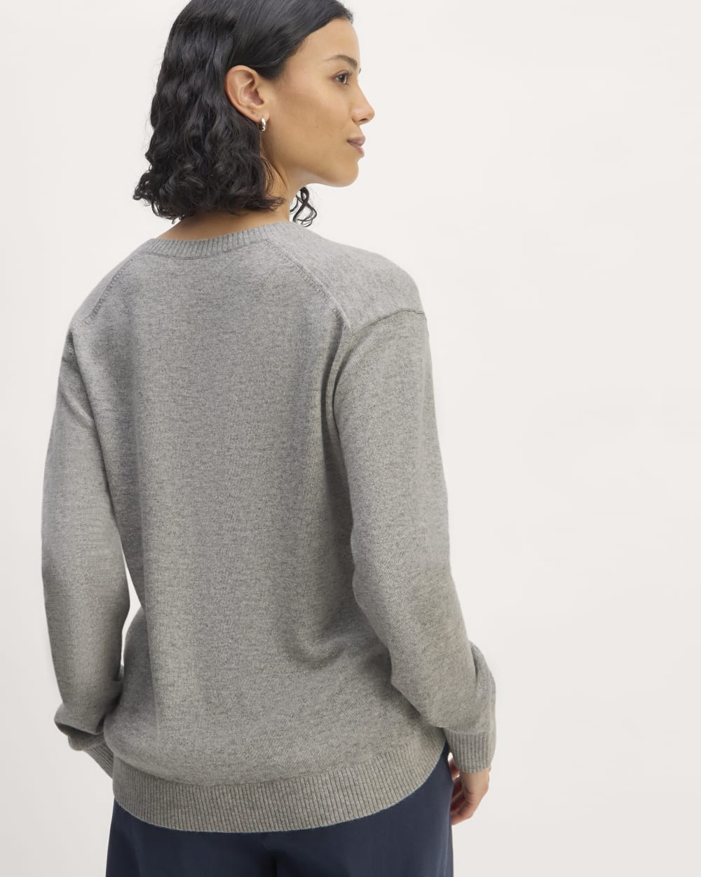 The Classic V in Cashmere | Light Heather Grey