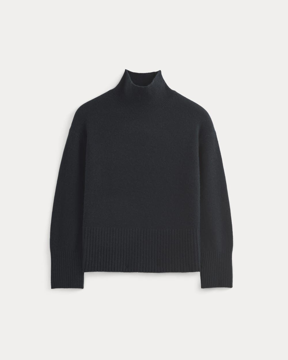The Boxy Turtleneck in Cashmere | Navy