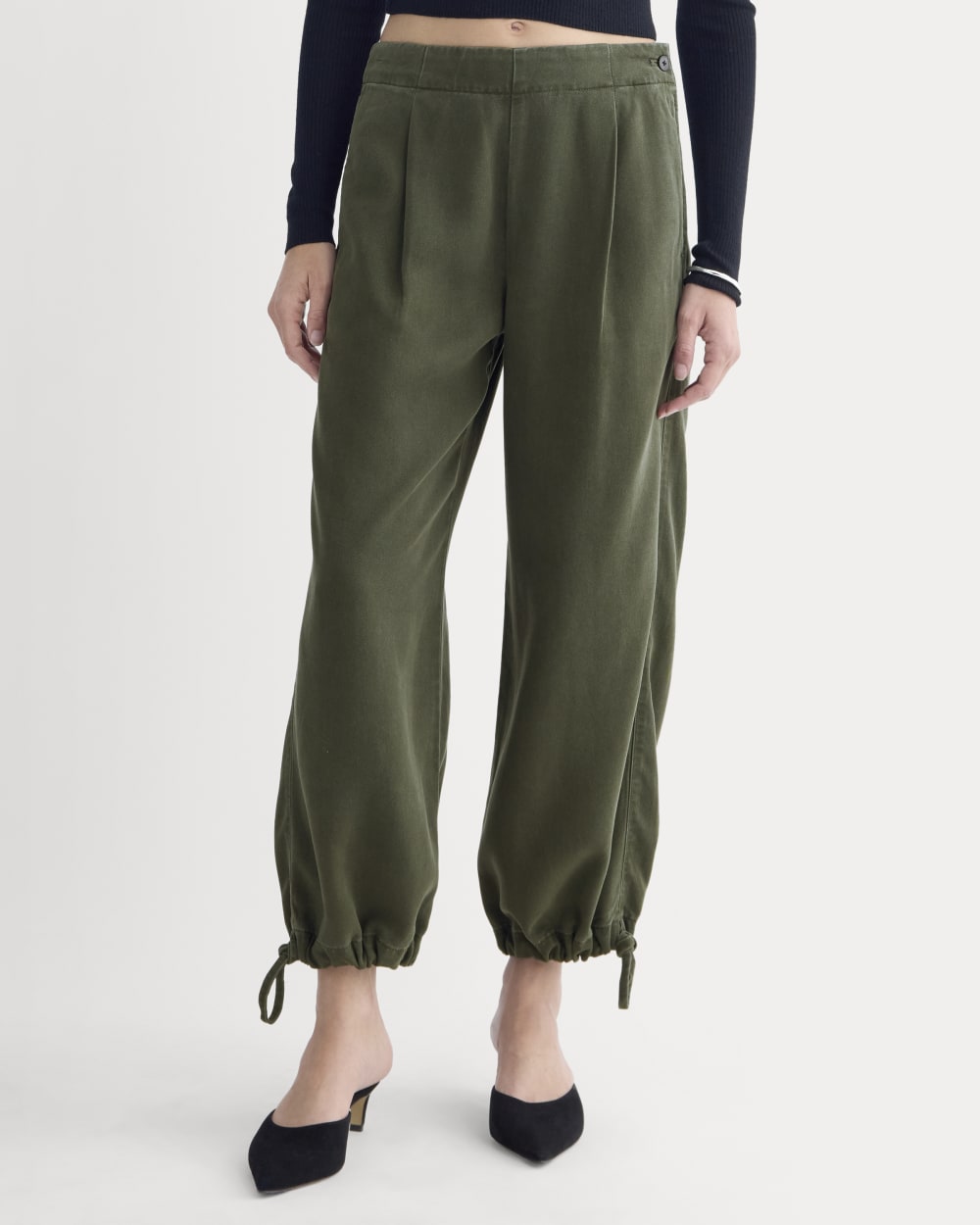 The Chino Jogger in Buttersoft | Dark Forest