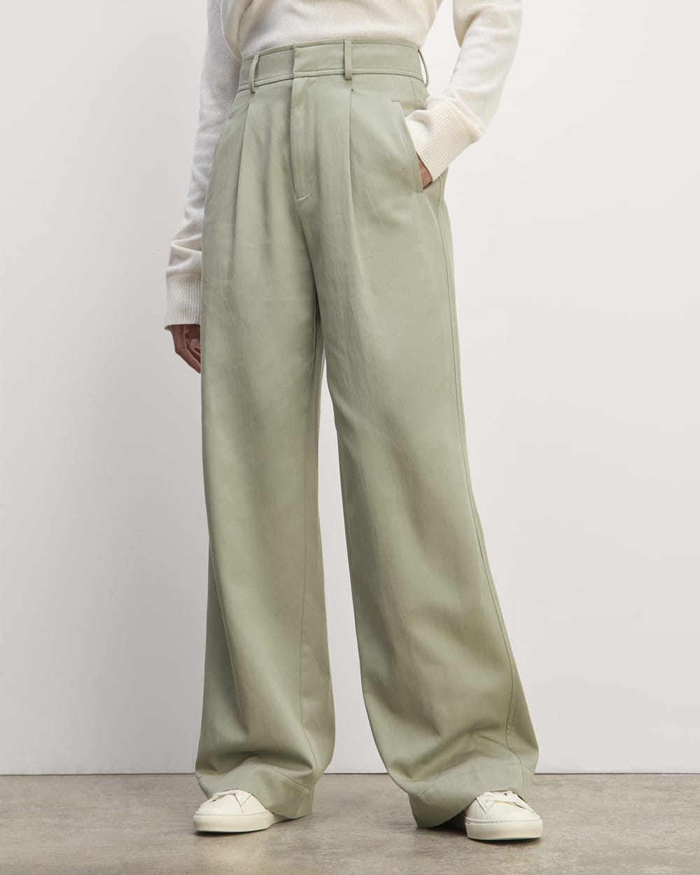 The Draper Pleated Pant in Buttersmooth | Seagrass | 30 Inseam