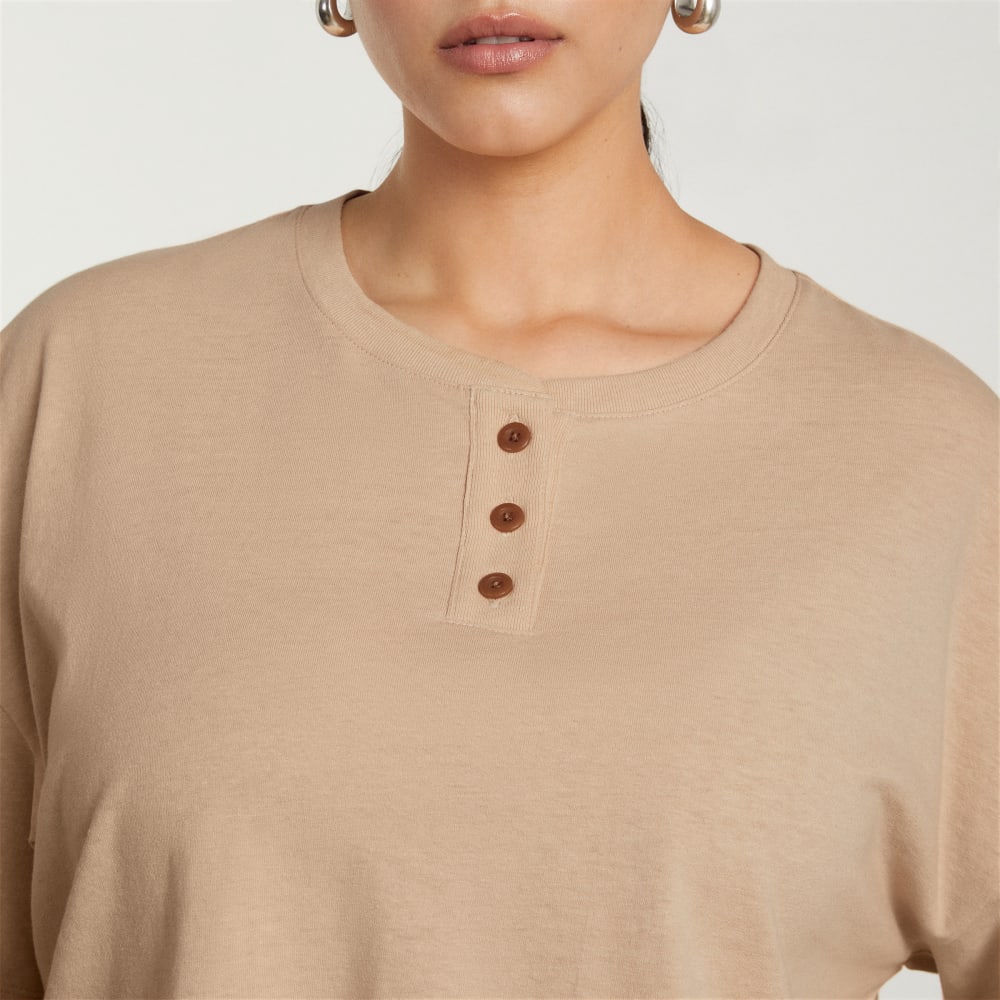 The Vintage Henley Hemp Tee | Hazelnut