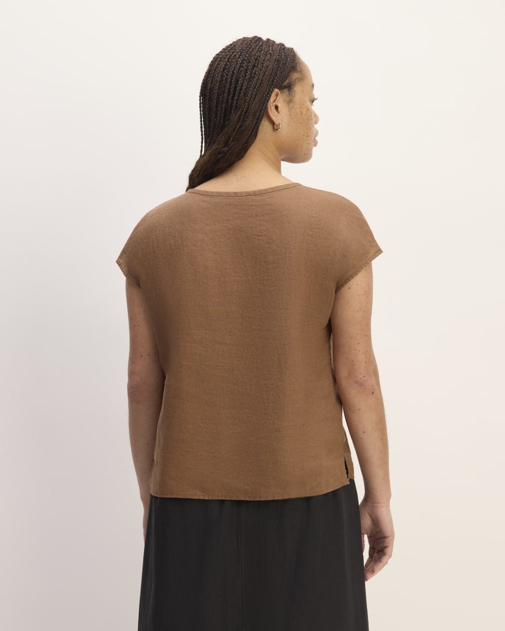 The Muscle Top in Linen | Carob Brown