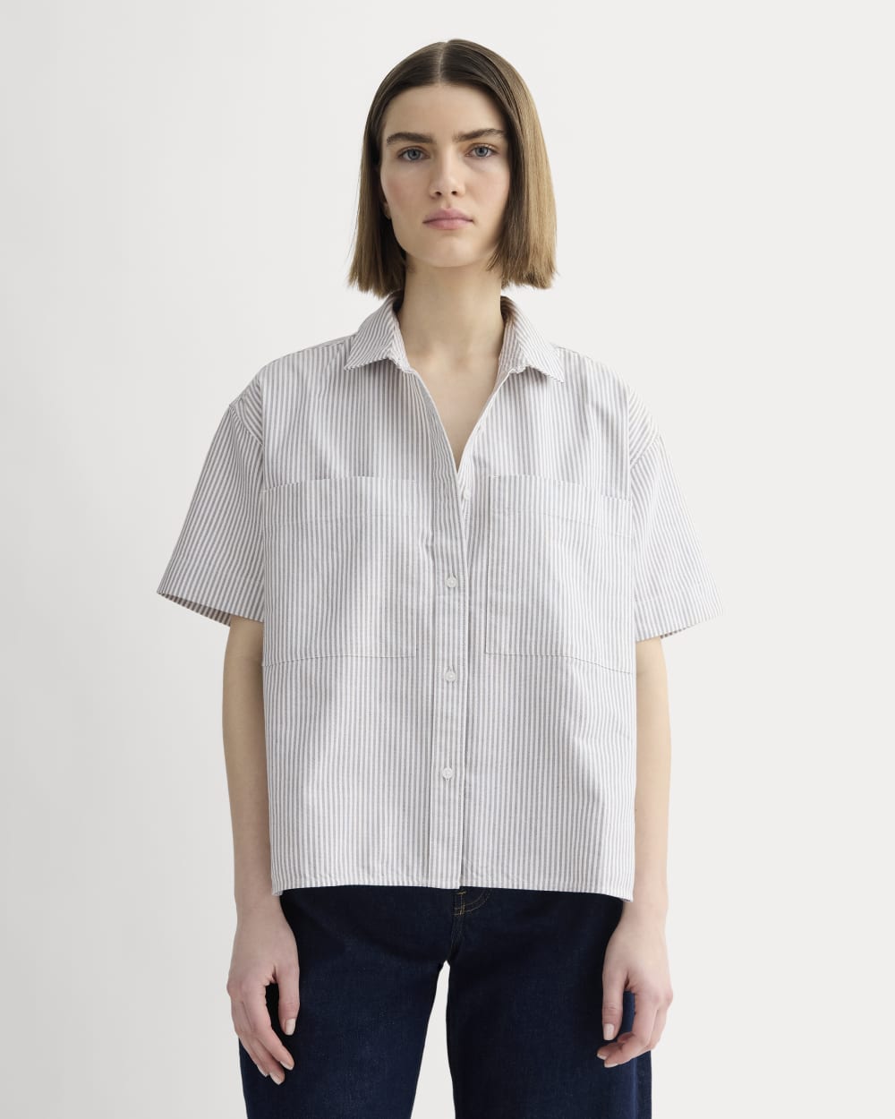 The Short-Sleeve Boxy Oxford | Charcoal / White