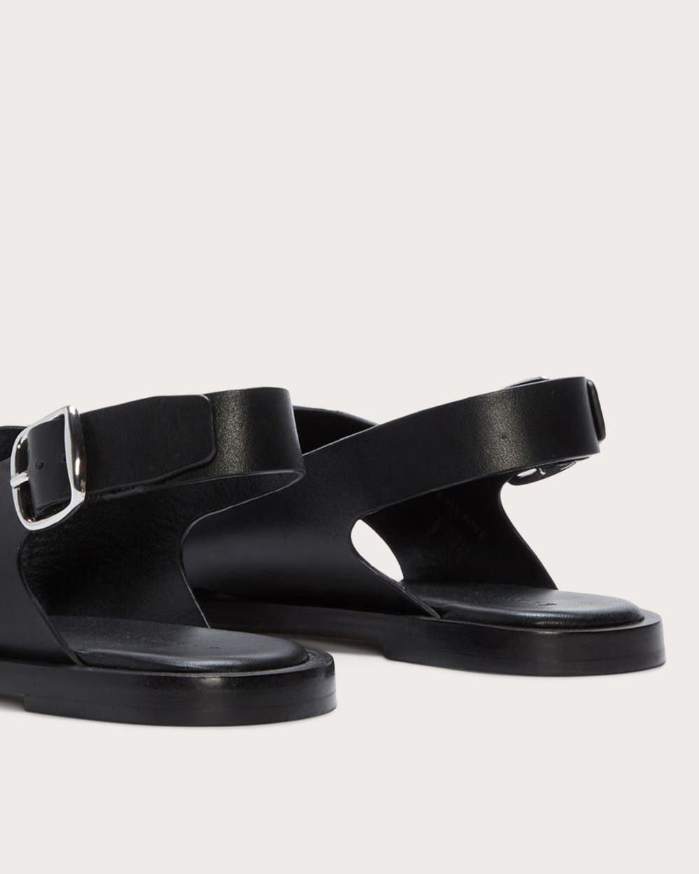 The City Crossover Sandal | Black