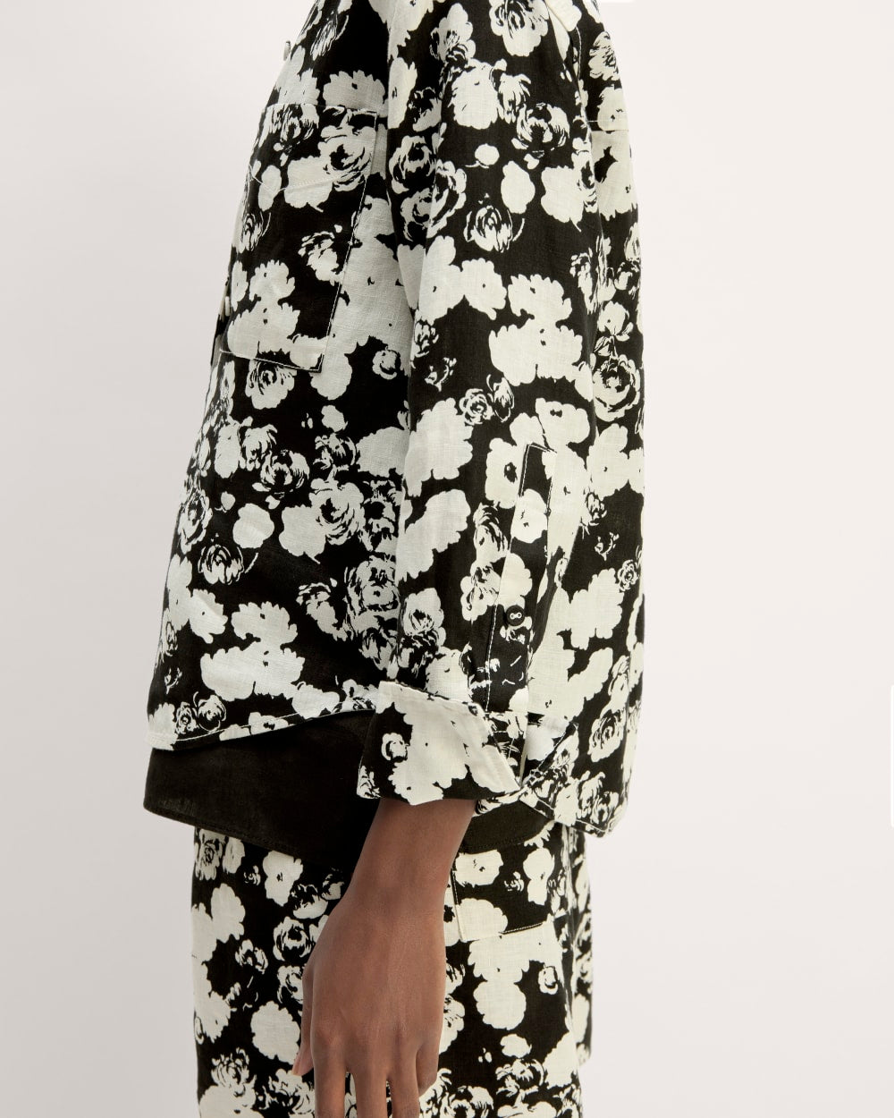 The Popover Shirt in Linen | Black / Bone Floral