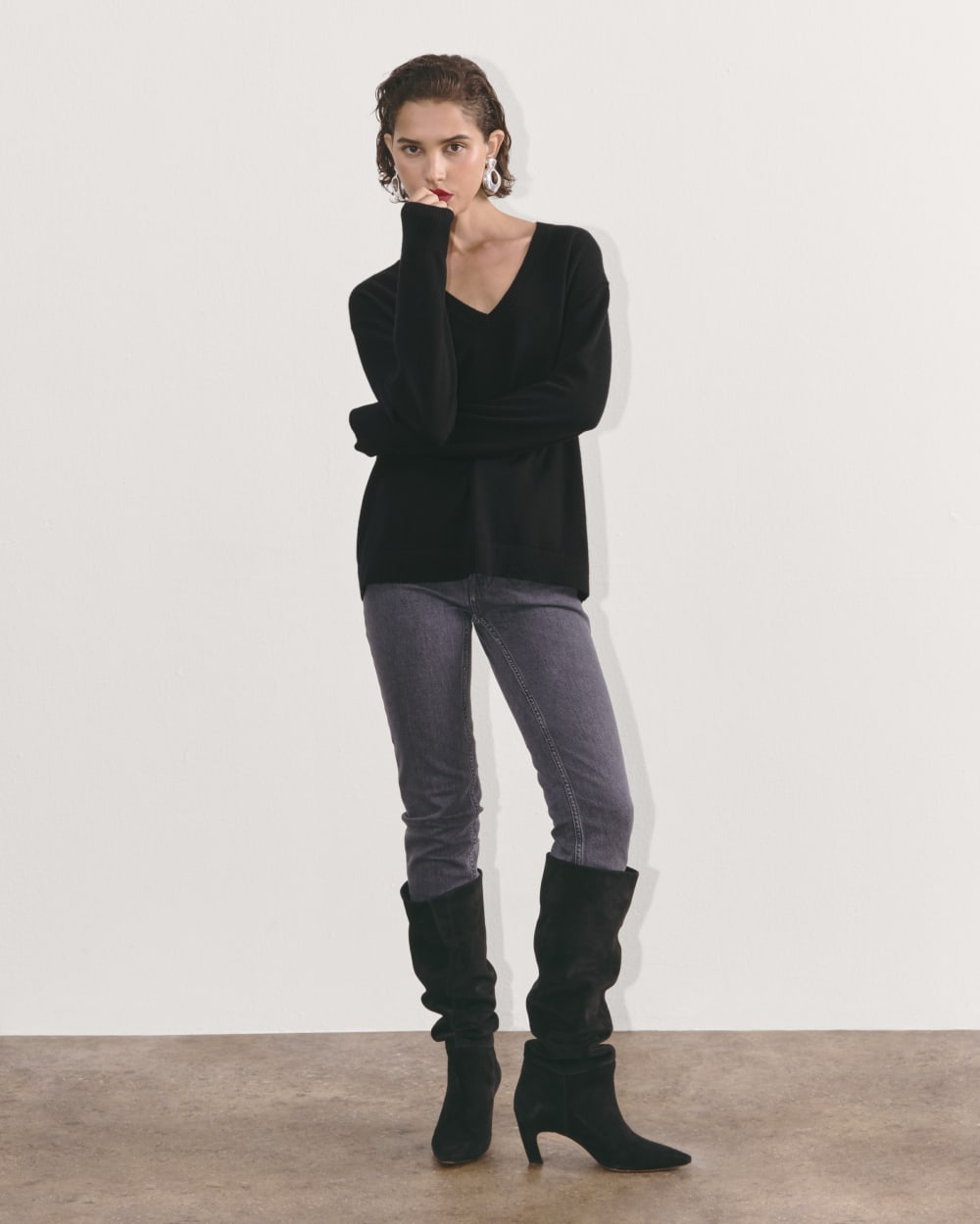 The Classic V in Cashmere | Black