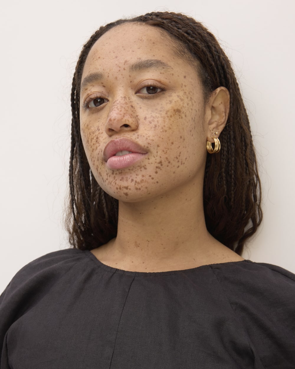 The Linen Short-Sleeve Scoop Midi Dress | Black