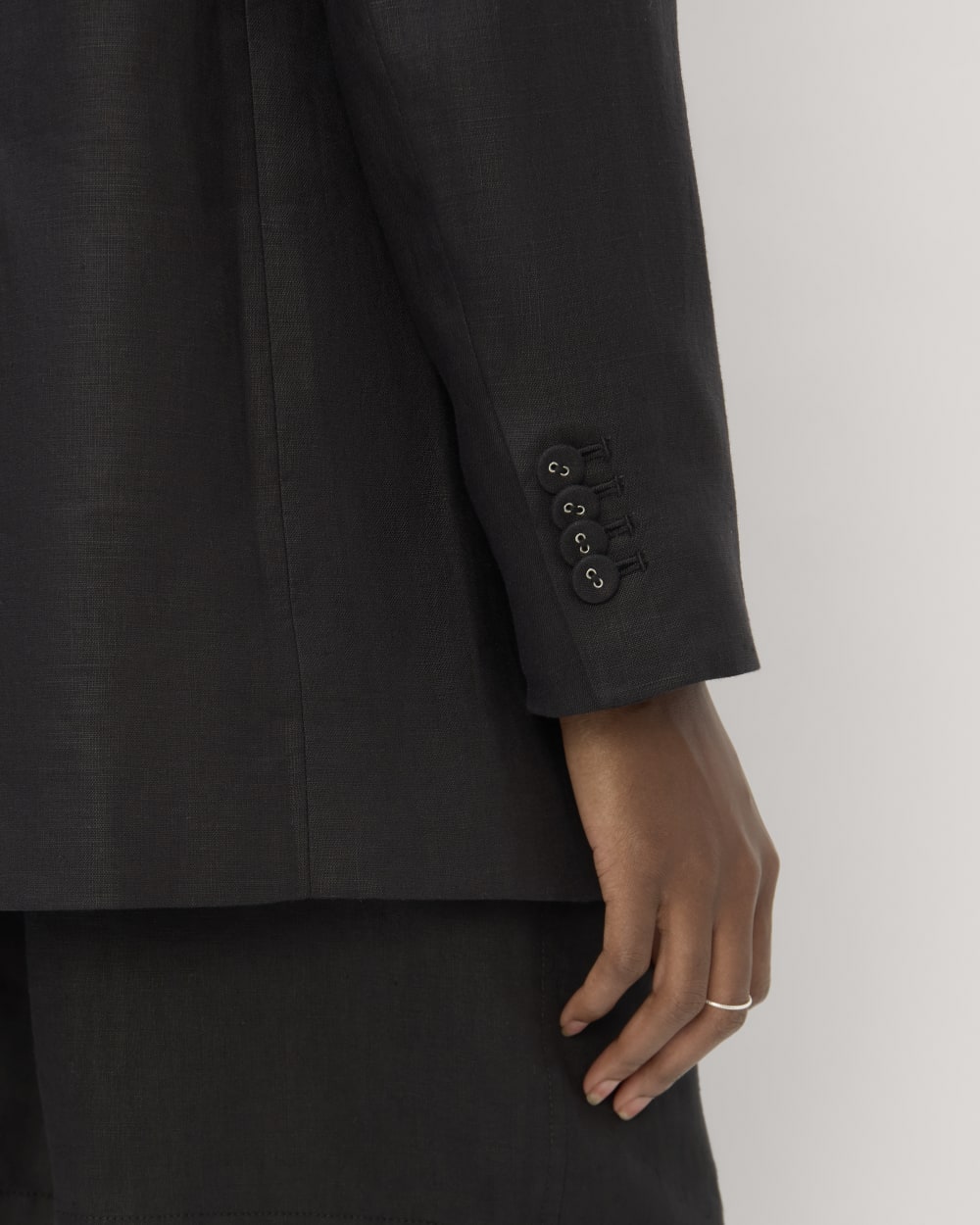 The Oversized Blazer in Linen | Black