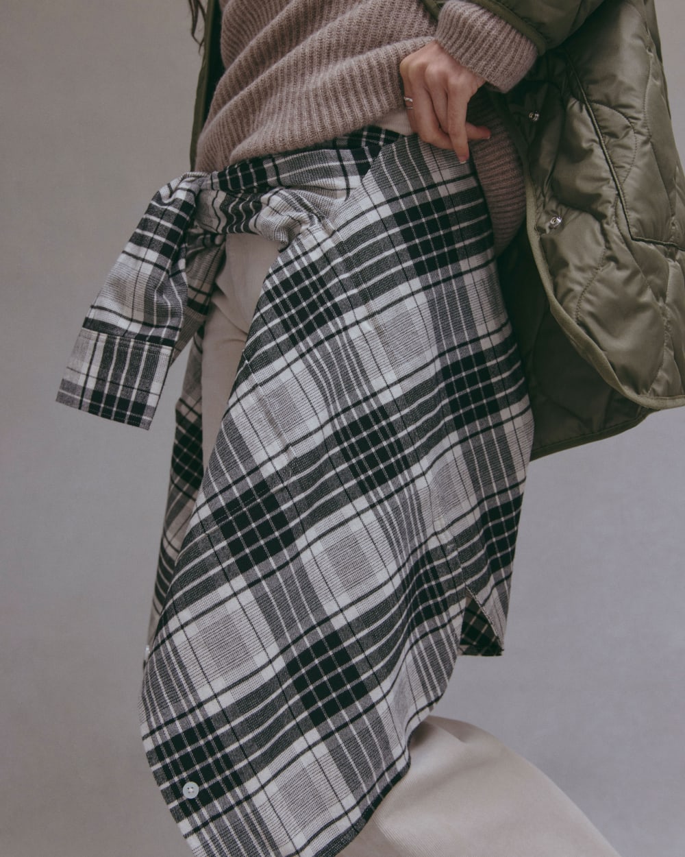 The Boyfriend Shirt in Flannel | Light Heather Oat / Black