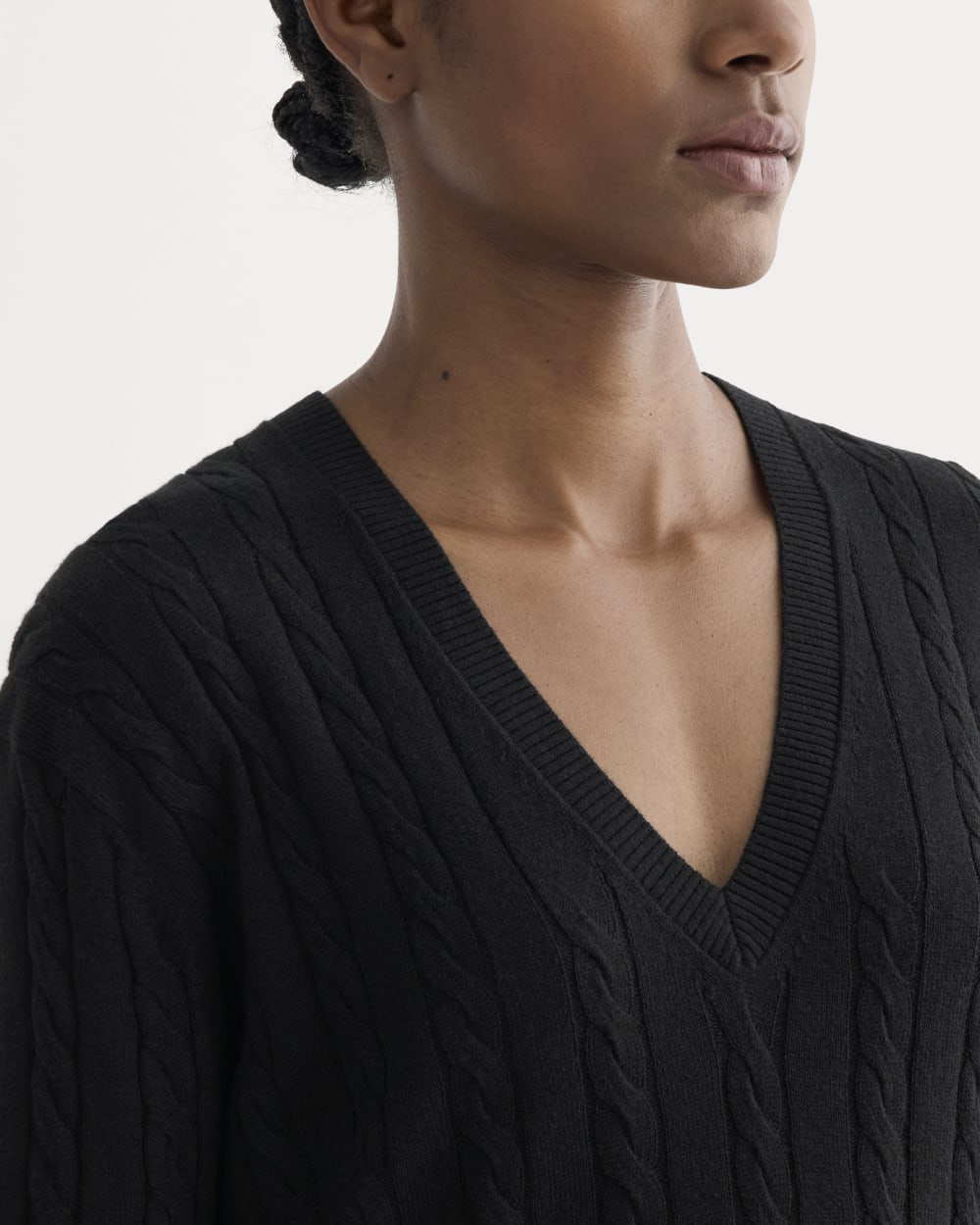 The Cable V-Neck in Cotton Cashmere | Black