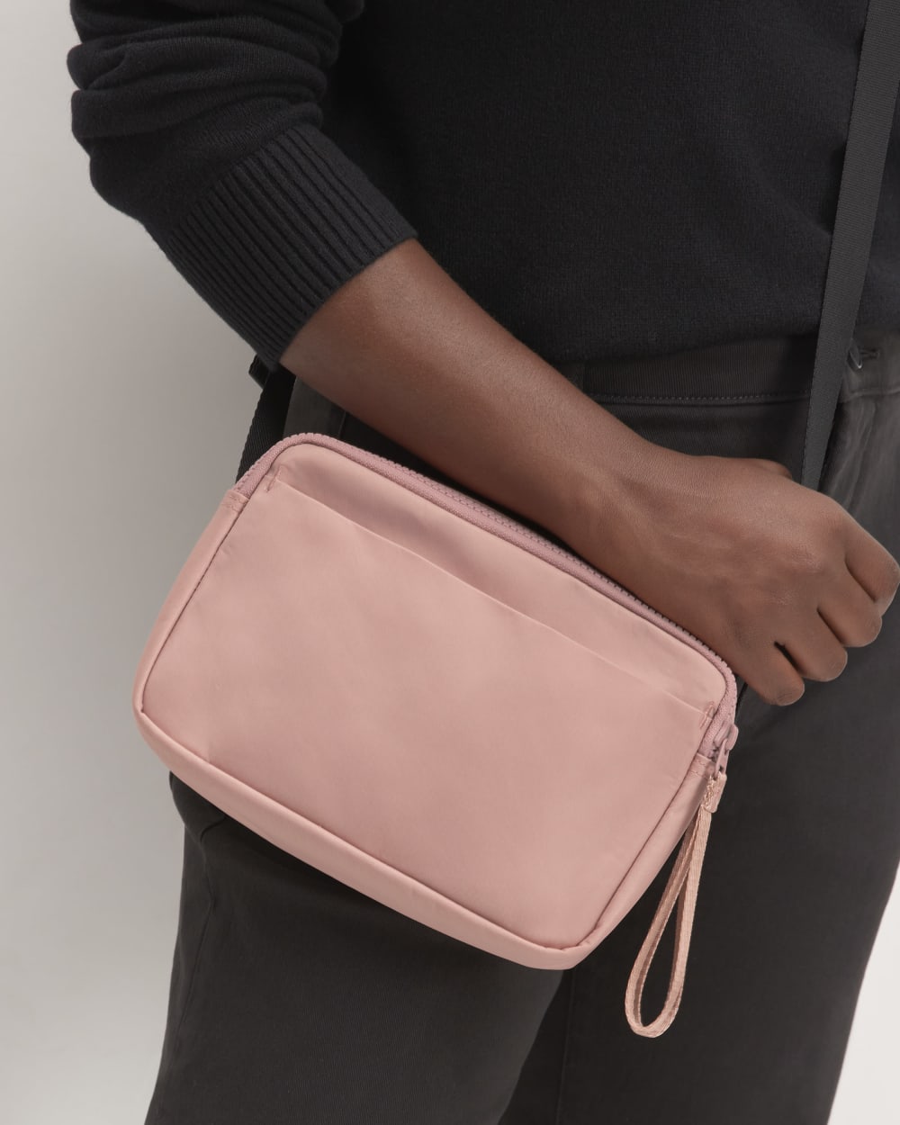 The Recycled Nylon Camera Bag | Light Rose