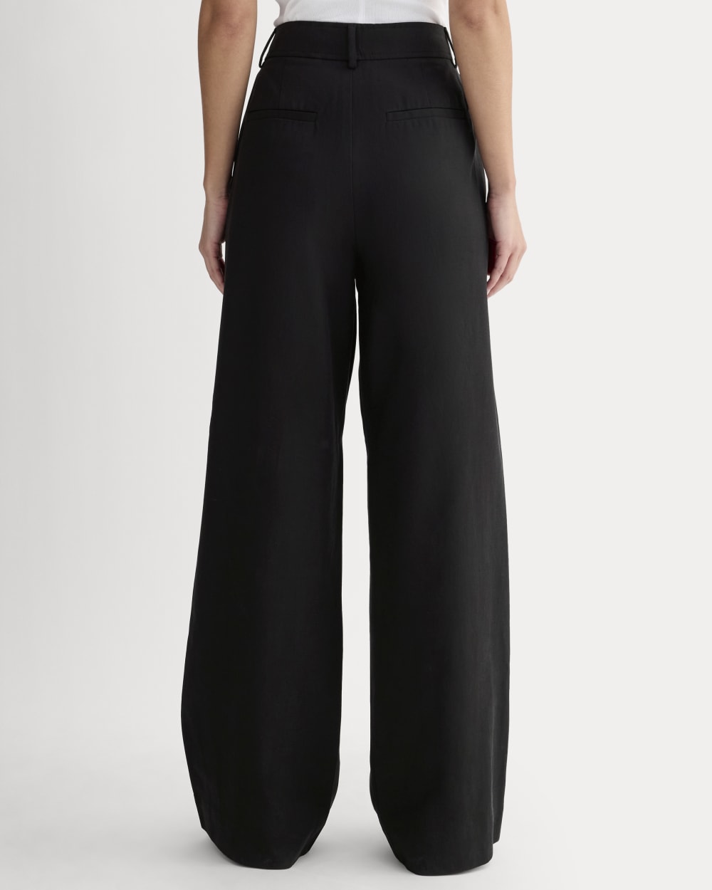 The Draper Pleated Pant in Buttersmooth | Black | 32 Inseam