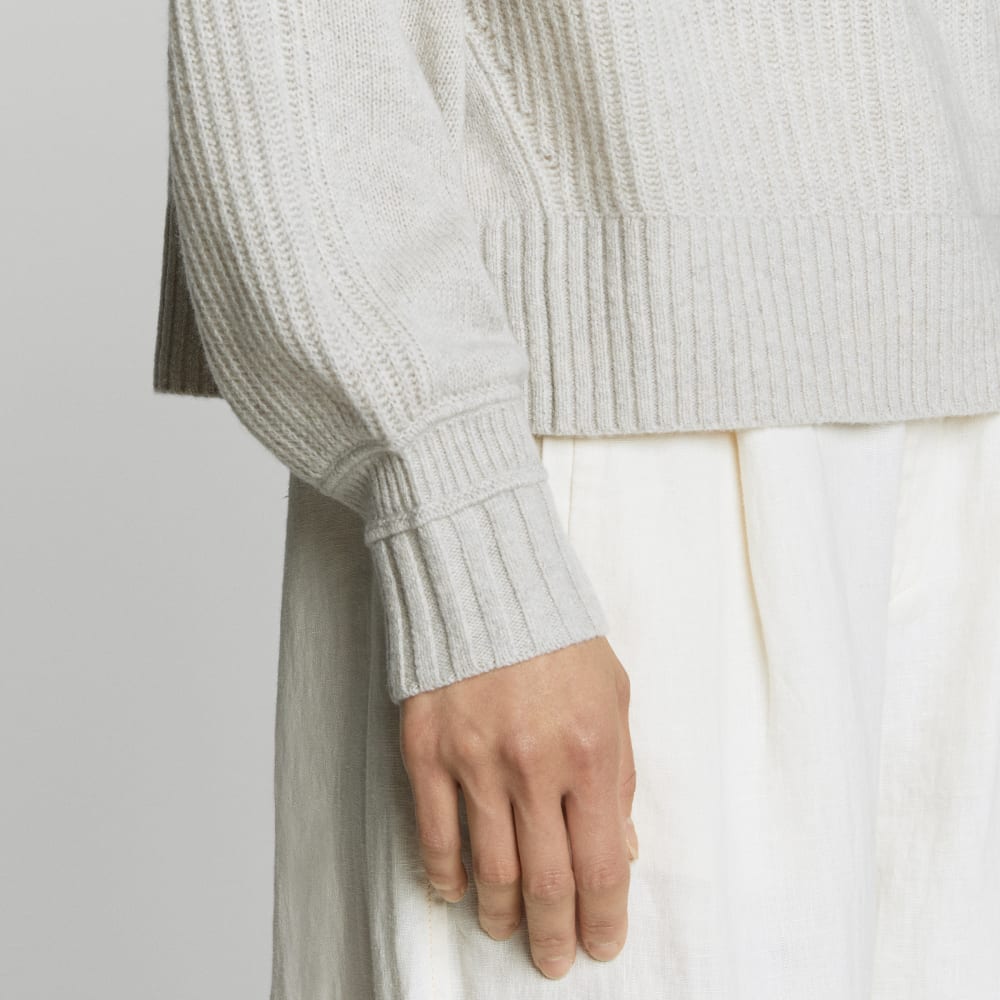 The Cashmere Ribbed Turtleneck | Pale Heathered Grey