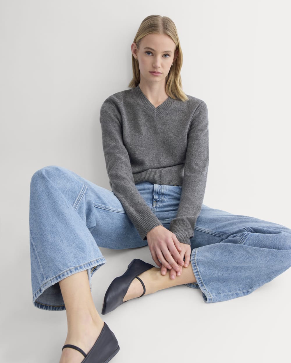 Cashmere Cropped High-V Sweater | Heather Charcoal