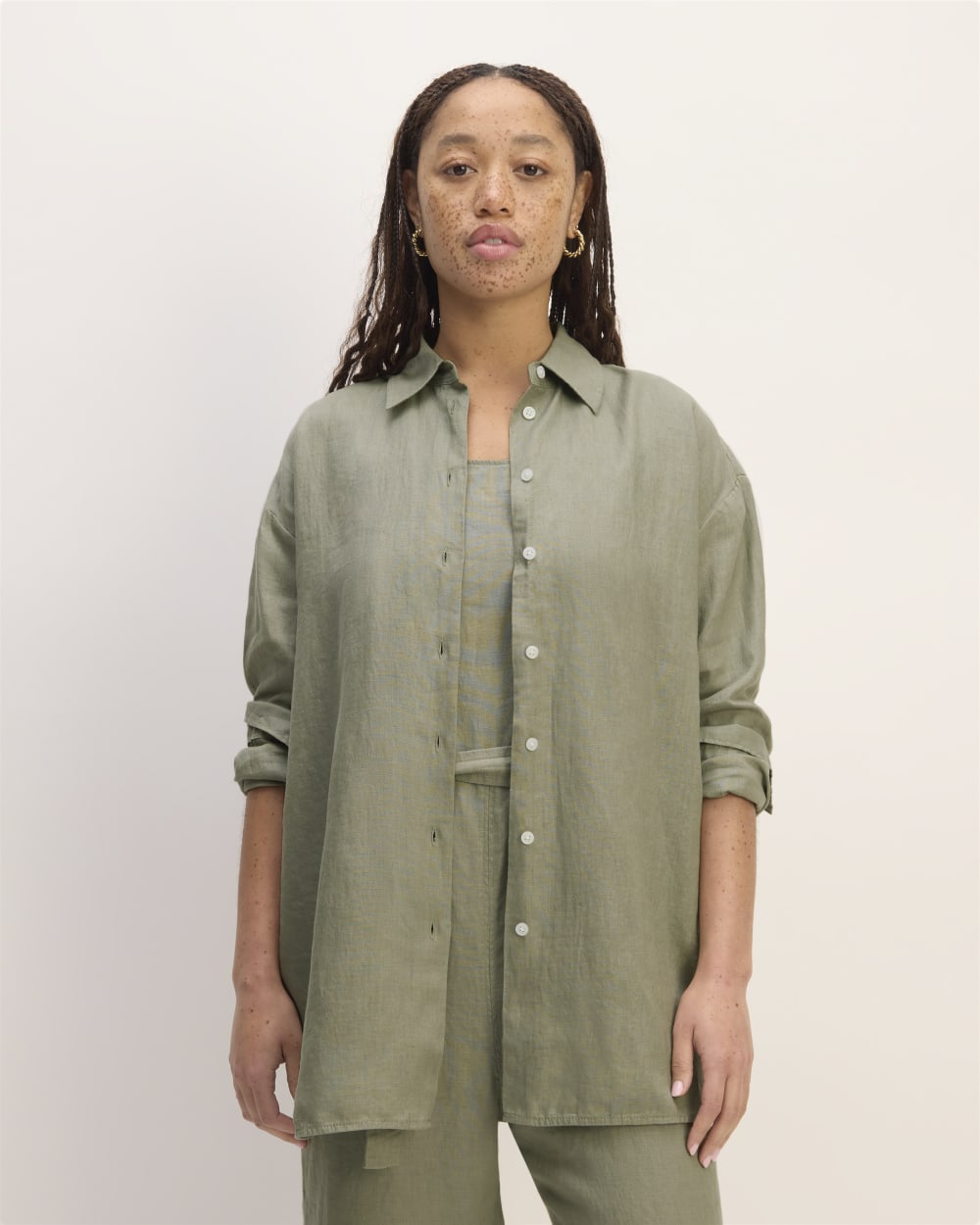 The Boyfriend Shirt in Linen | Sage Green