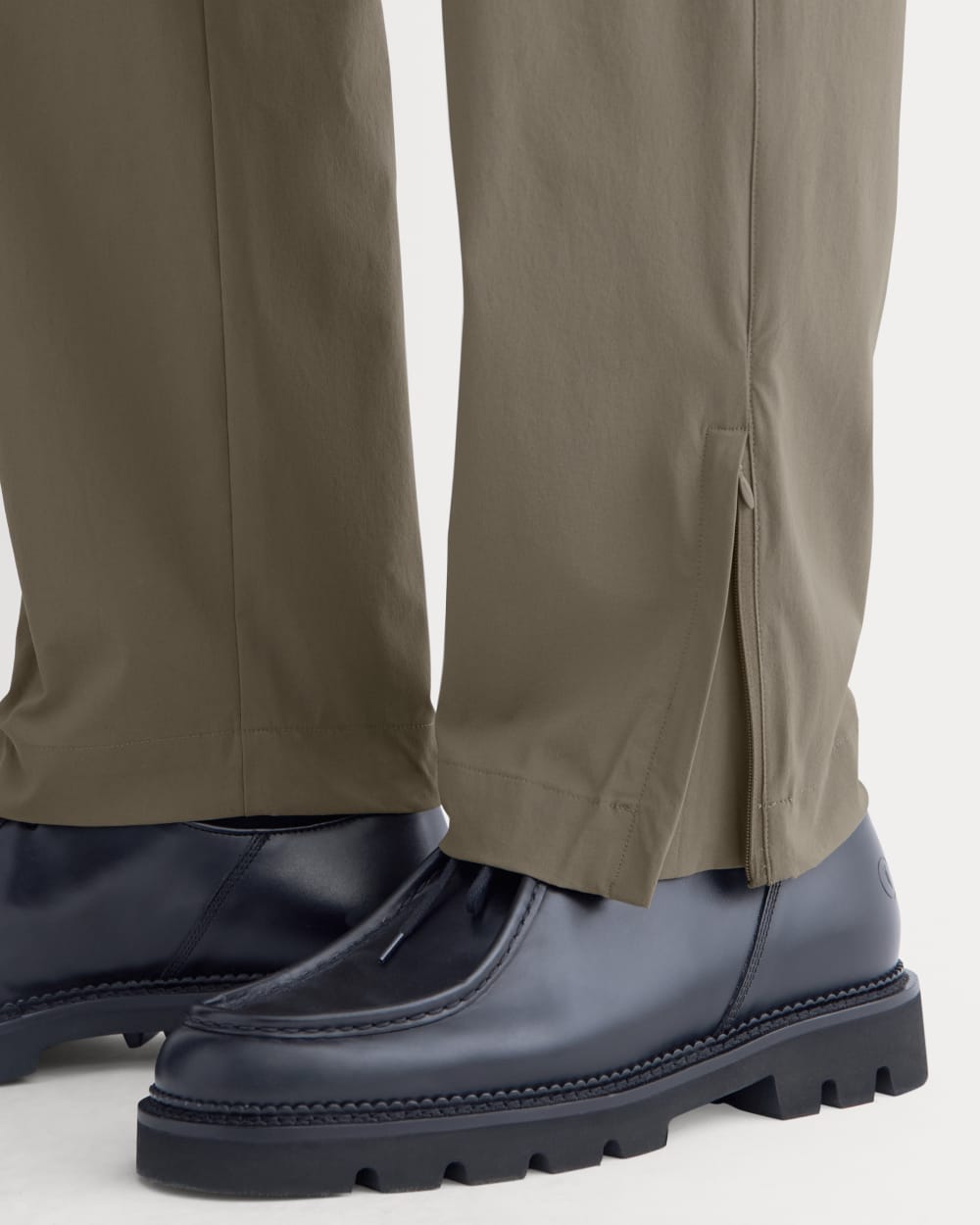 Transit Recycled Nylon Jogger | Deep Taupe