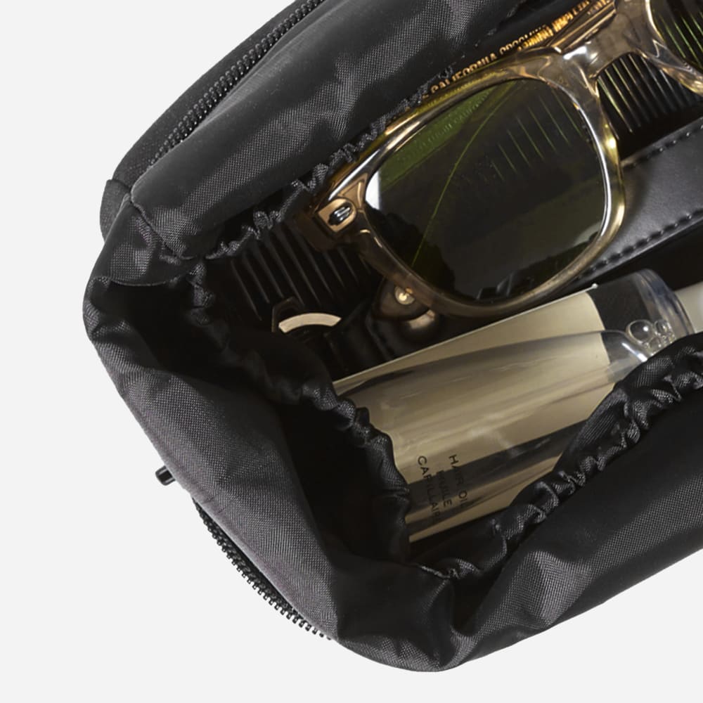 The ReNew Transit Catch-All Case | Black