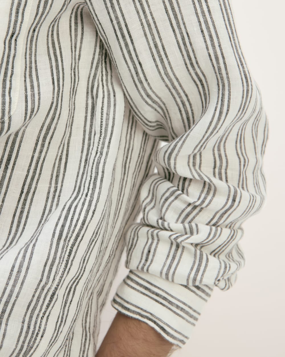 The Classic Shirt in Linen | Bone / Black