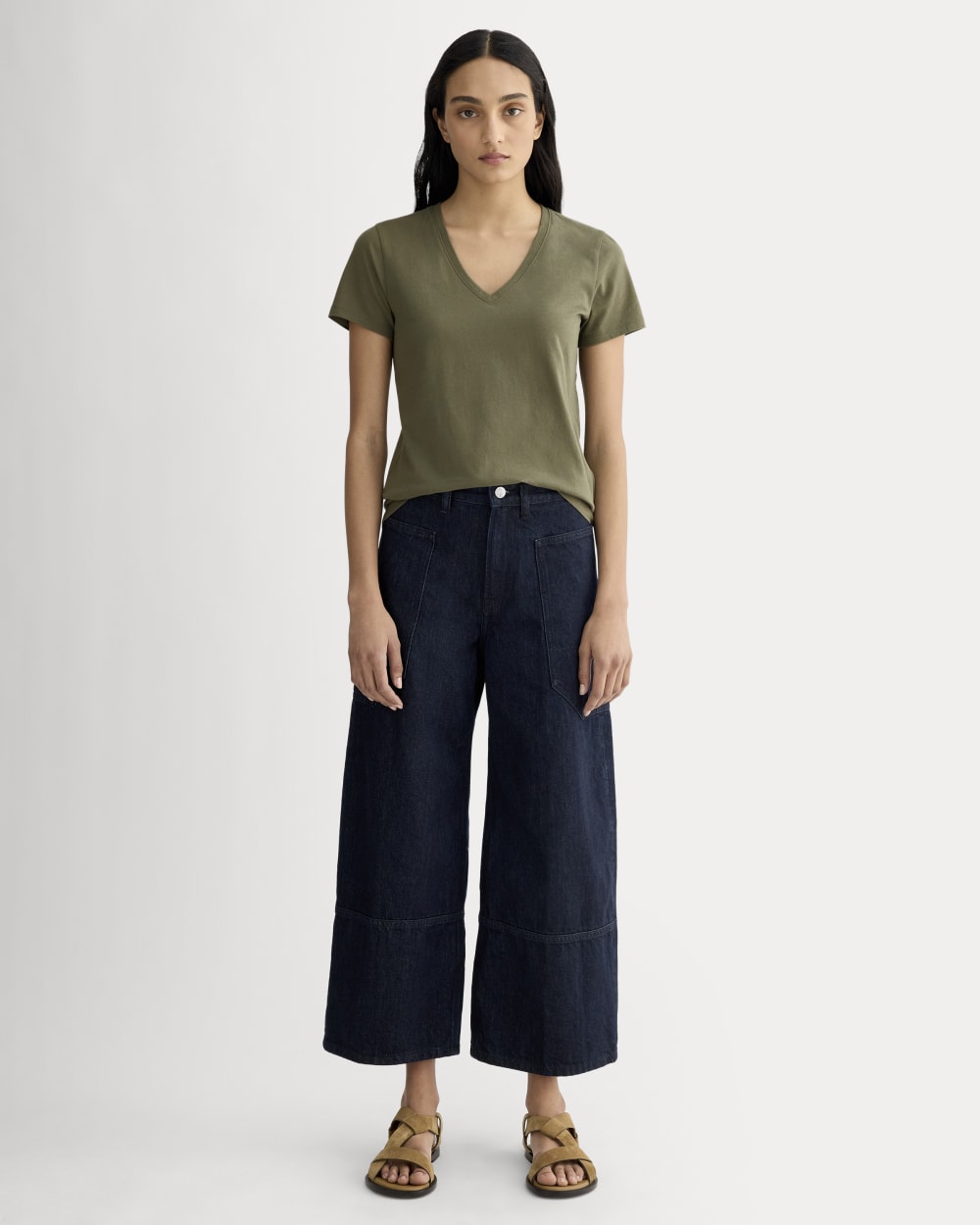 The Slim V-Neck Tee in Essential Cotton | Kalamata