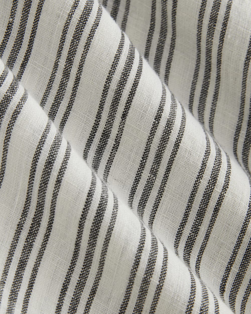 The Resort Shirt in Linen | Bone / Black