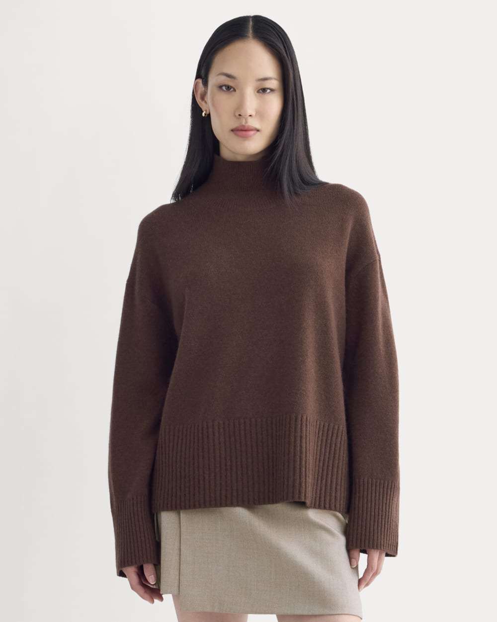 The Boxy Turtleneck in Cashmere | Dark Mahogany