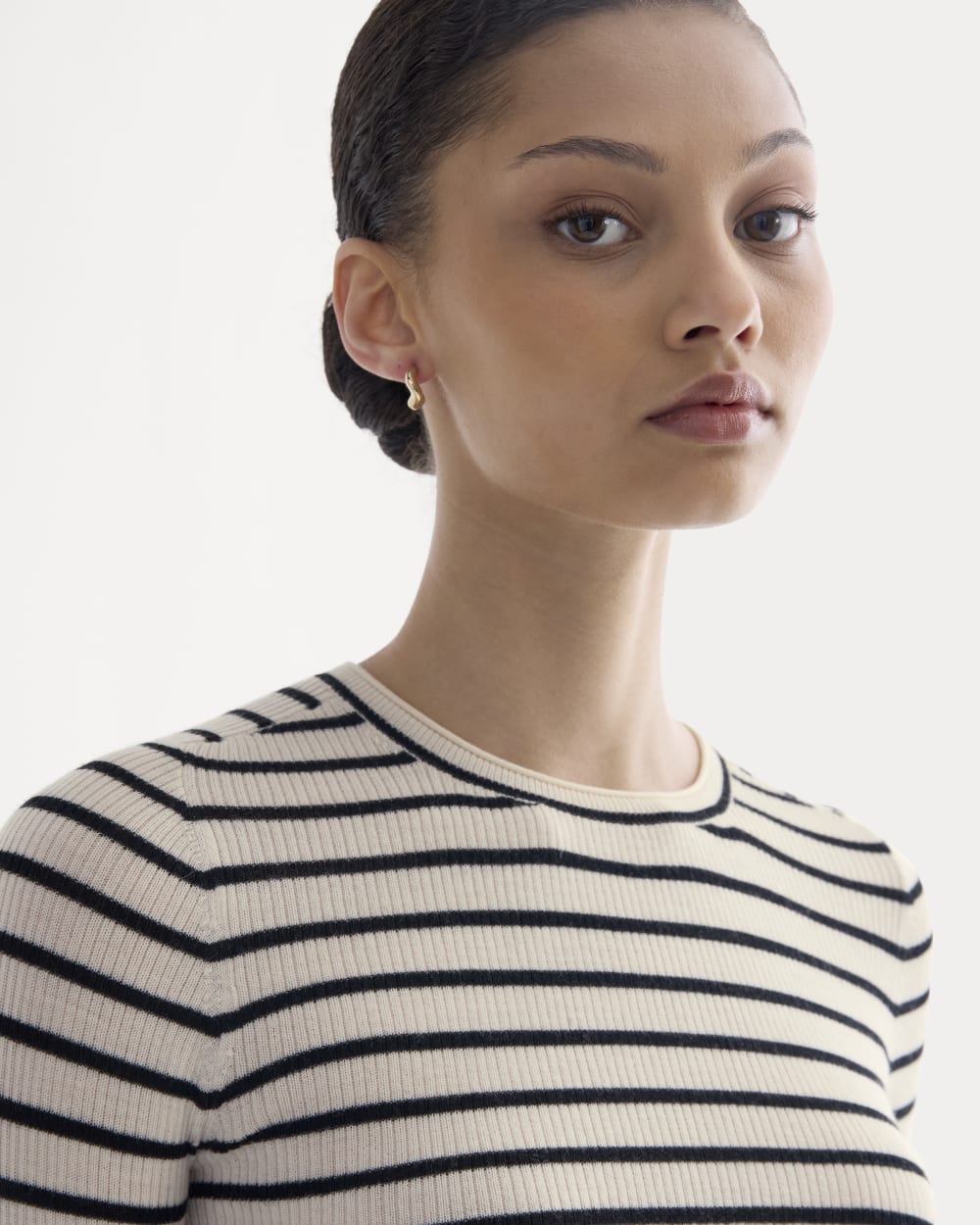 The Cropped Crew Top in Ultrafine Merino | Parchment / Black