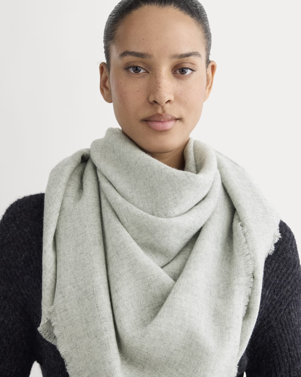 The Cashmere Feather Scarf | Heathered Grey