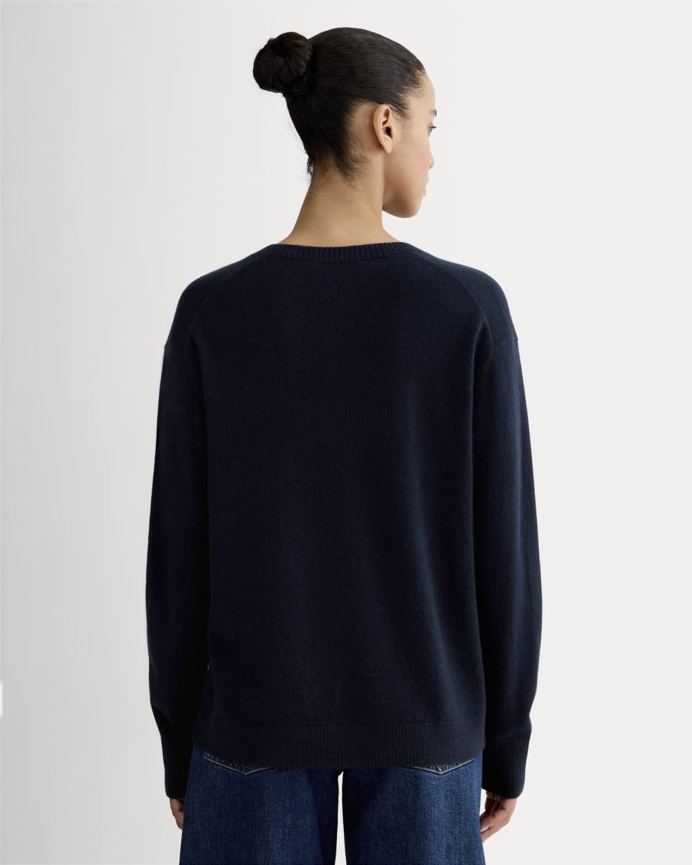 The Classic V in Cashmere | Navy