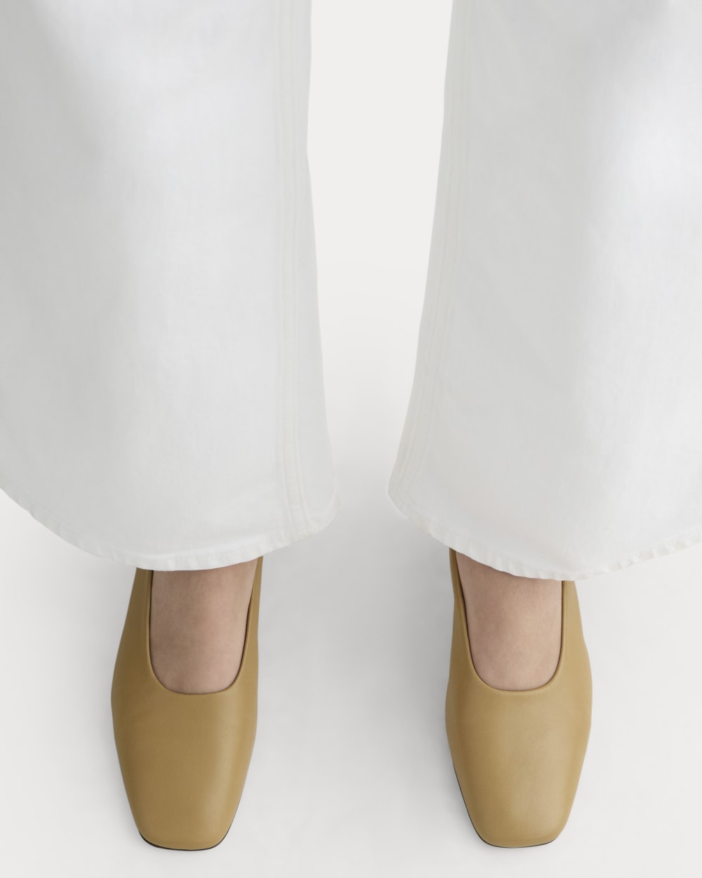 The Gallery Pump | Light Taupe