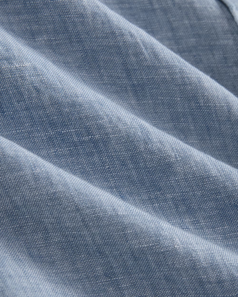 The Classic Short-Sleeve Shirt in Linen | Chambray