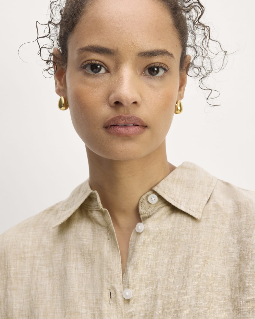 The Boyfriend Shirt in Linen | Cornstalk Chambray