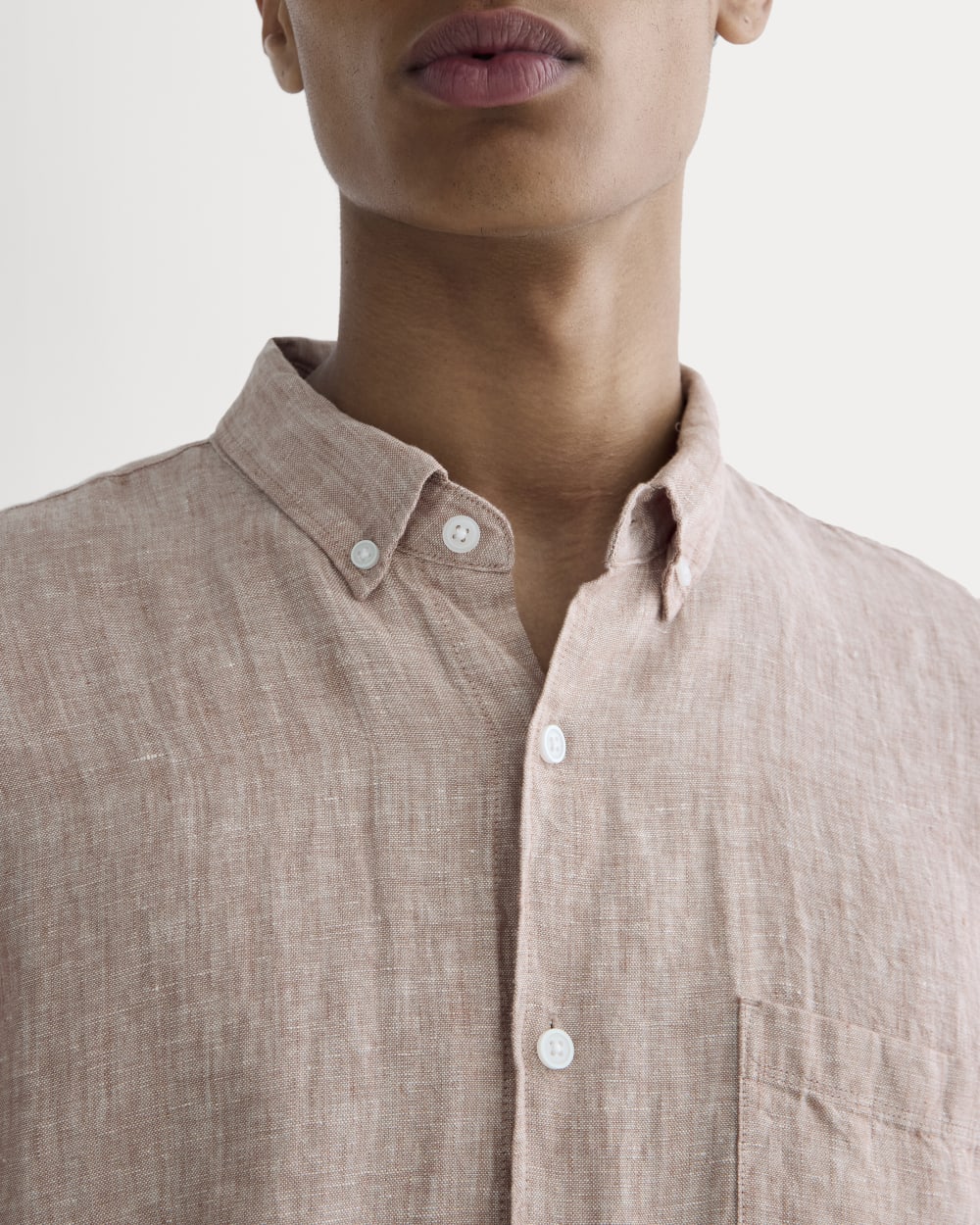 The Classic Short-Sleeve Shirt in Linen | Burlwood Chambray