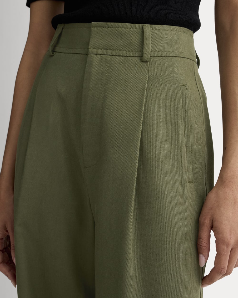 The Draper Pleated Pant in Buttersmooth | Kalamata | 32 Inseam
