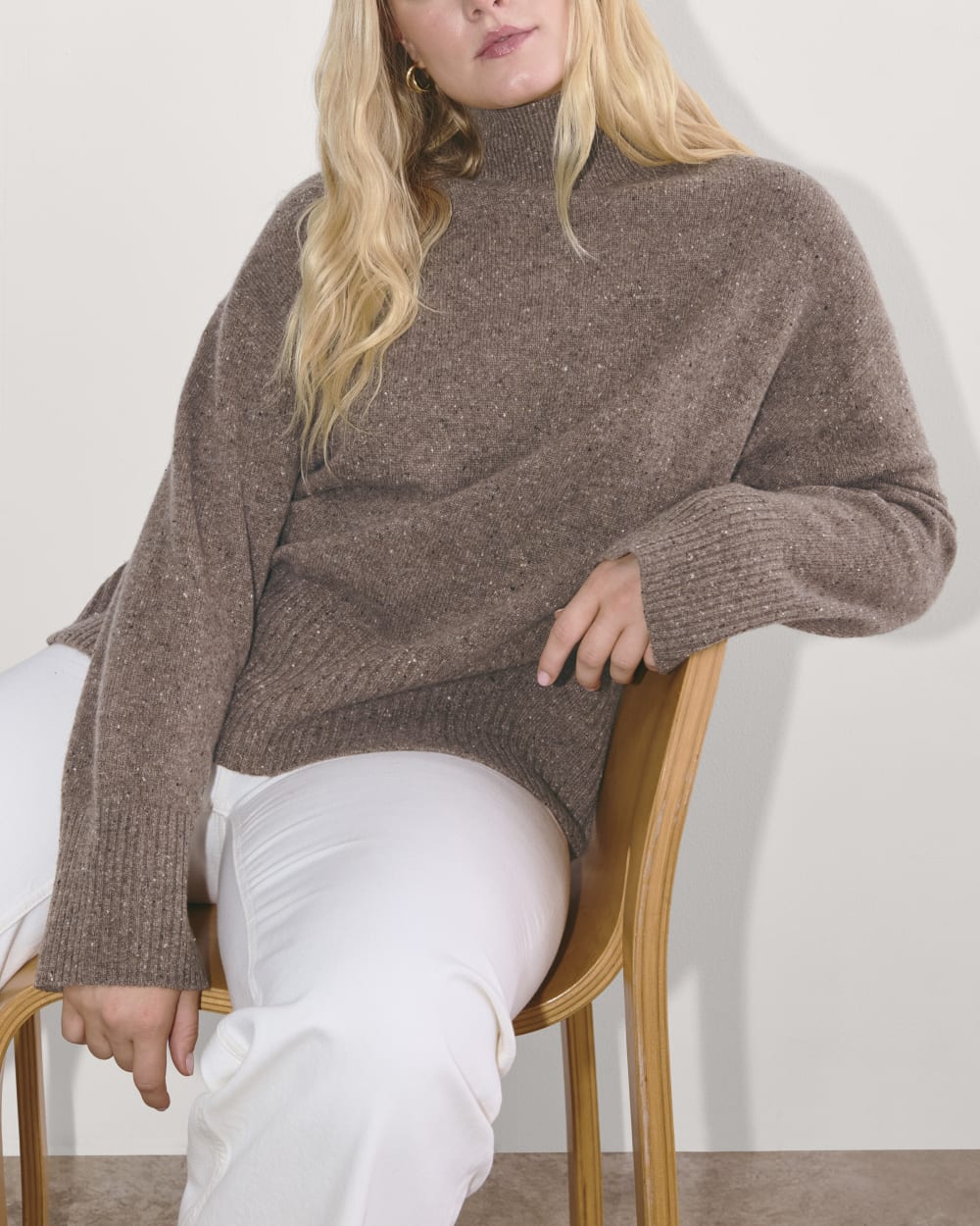 The Boxy Turtleneck in Cashmere | Taupe Brown Donegal