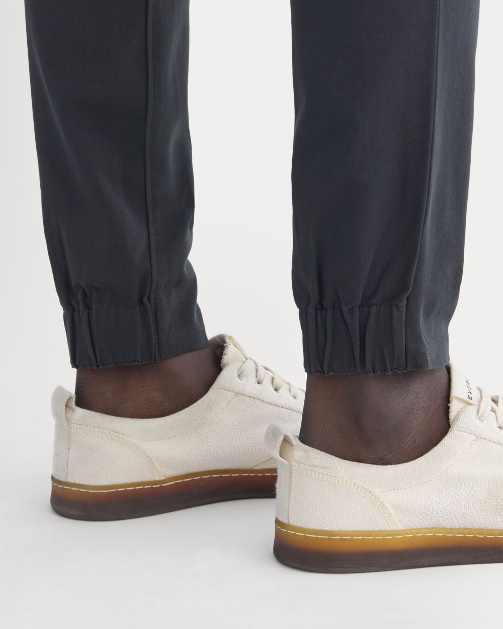 The Performance Traveler Chino | Deep Navy